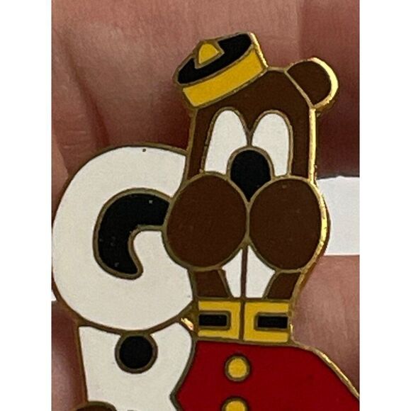 Vintage Graduation 1975 Enamel Pin By Balfour Beaver Dog Rare - Picture 10 of 10